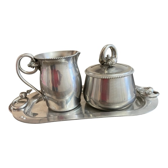 B.W. Buenilum Other - Vintage B.W. Buenilum Hammered Aluminum Creamer & Sugar Set with Matching Tray.